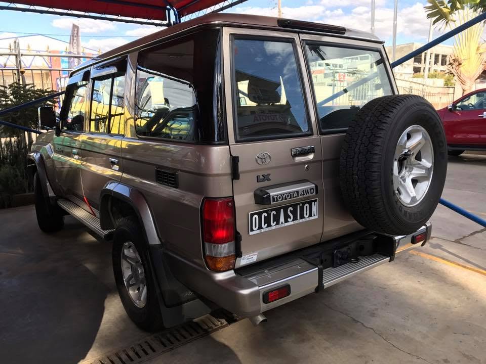 Land Cruiser 76 LX — vente terminée