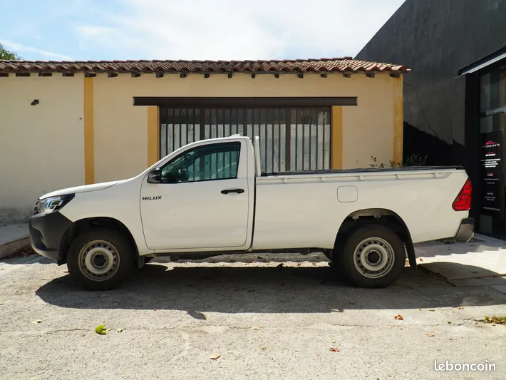 Toyota Hilux — vente terminée
